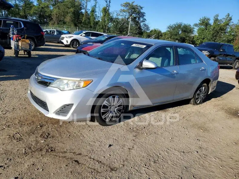 2013 Toyota CAMRY фото