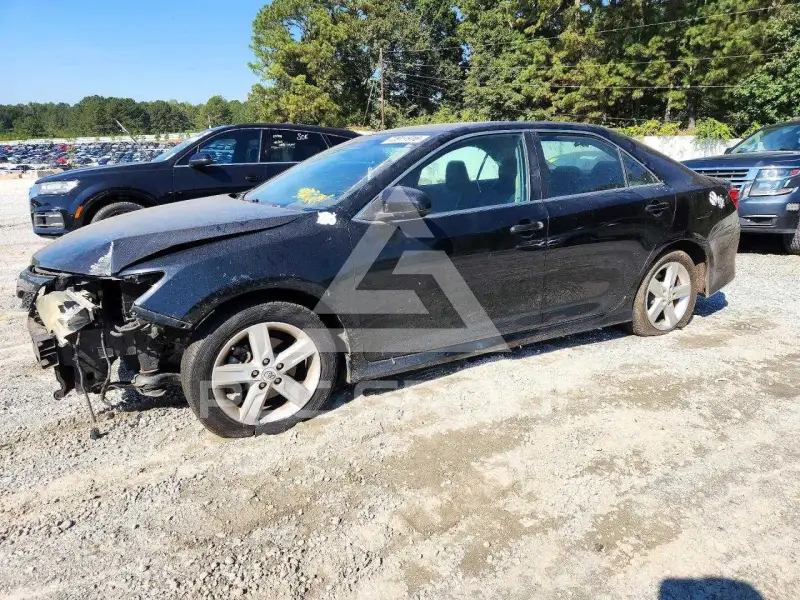 2013 Toyota CAMRY photo