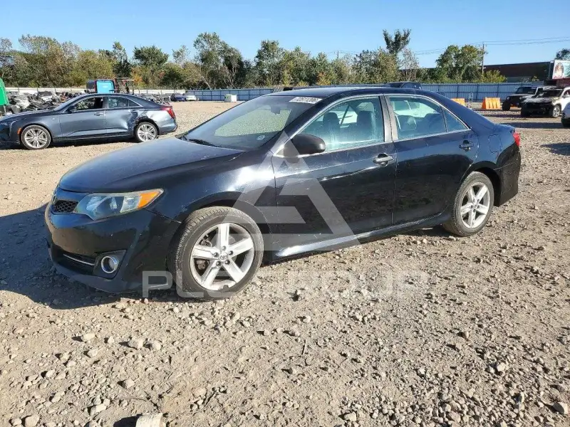 2013 Toyota CAMRY фото