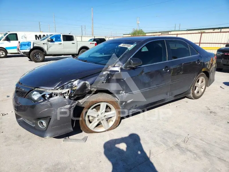2013 Toyota CAMRY photo