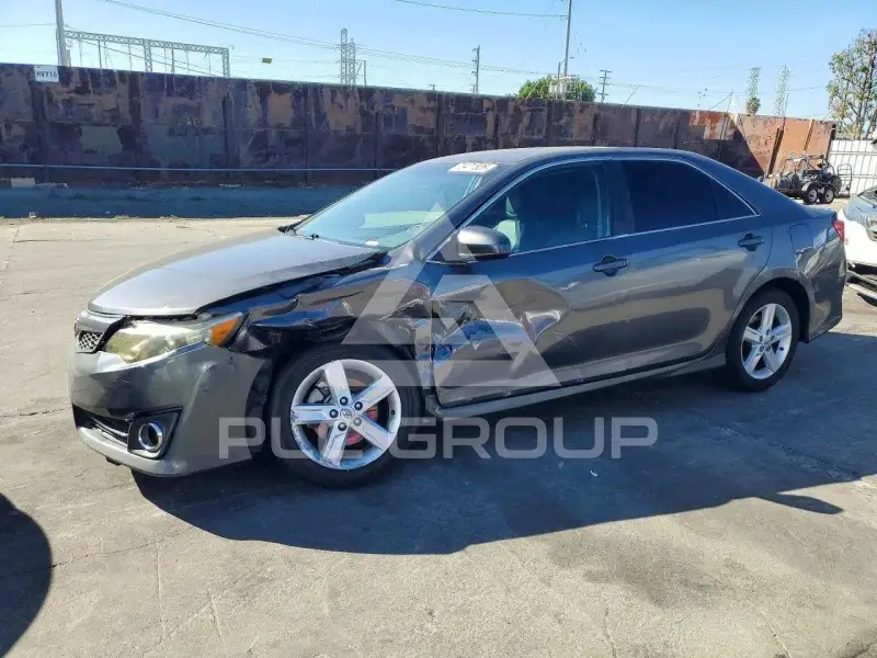2013 Toyota CAMRY photo