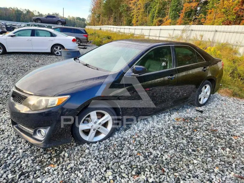 2013 Toyota CAMRY фото