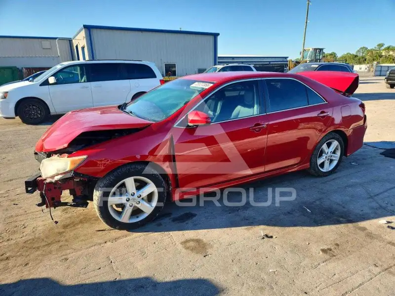 2013 Toyota CAMRY photo