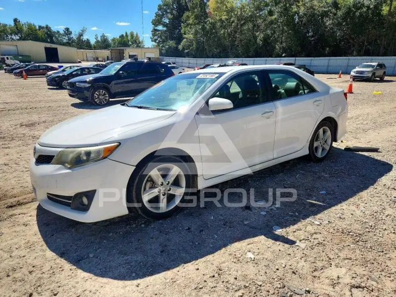 2013 Toyota CAMRY photo