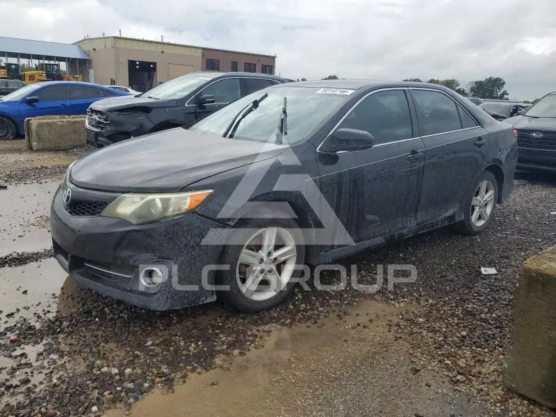 2013 Toyota CAMRY фото