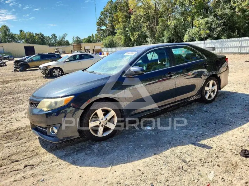 2013 Toyota CAMRY фото