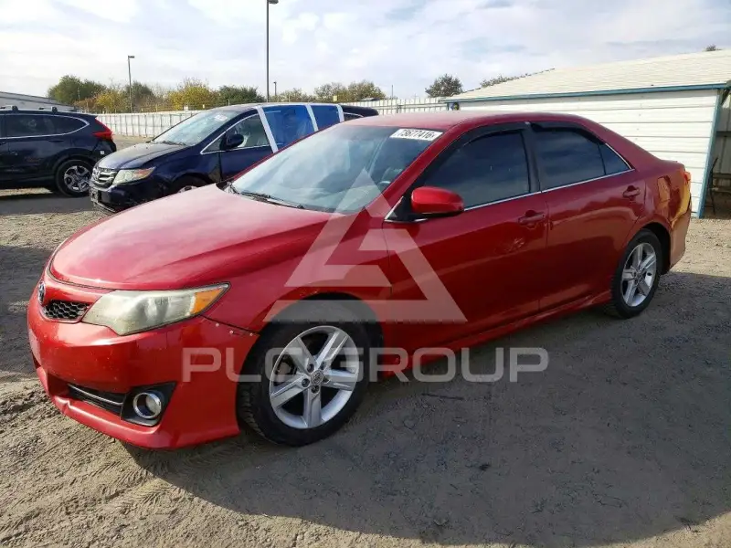 2013 Toyota CAMRY фото