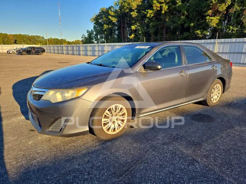 2013 Toyota CAMRY фото