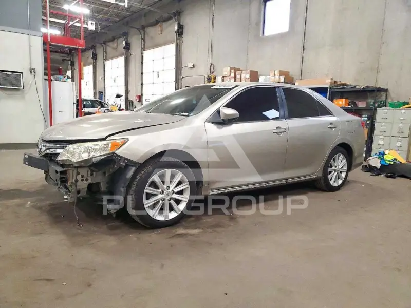 2013 Toyota CAMRY фото