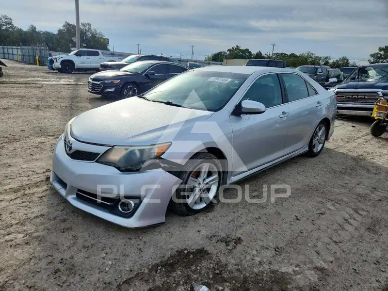 2013 Toyota CAMRY фото