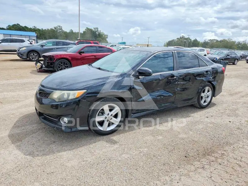 2013 Toyota CAMRY фото