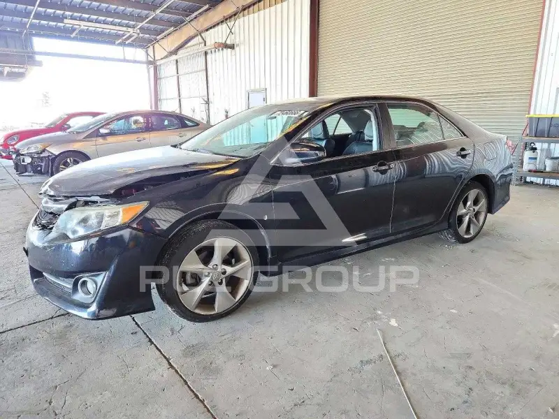 2013 Toyota CAMRY фото