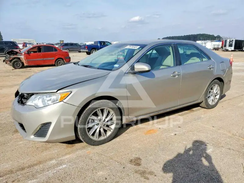 2013 Toyota CAMRY photo