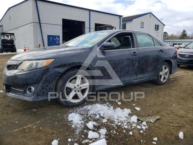 2013 Toyota CAMRY photo