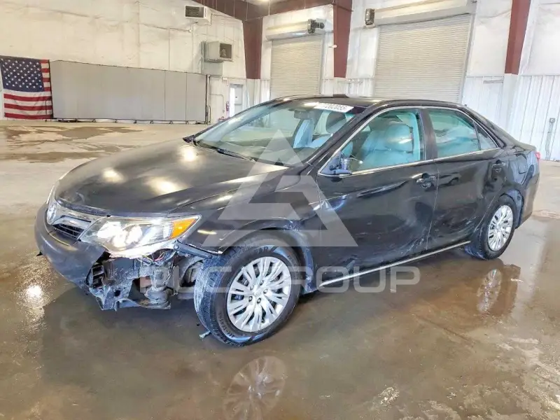 2013 Toyota CAMRY photo