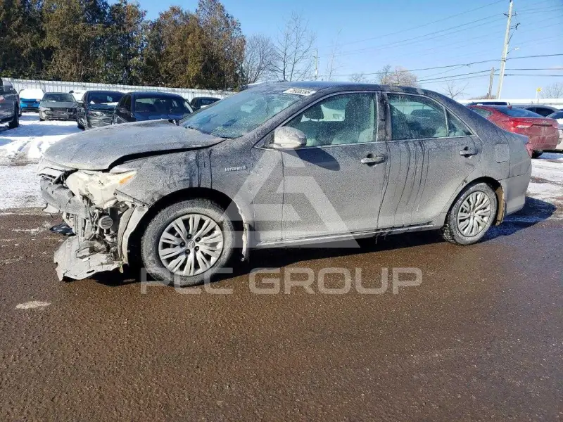 2013 Toyota CAMRY photo