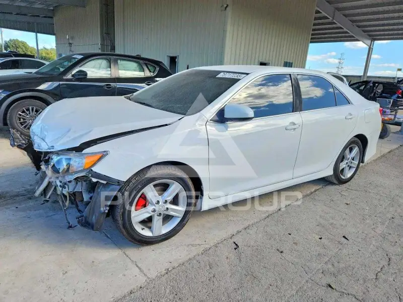 2013 Toyota CAMRY фото