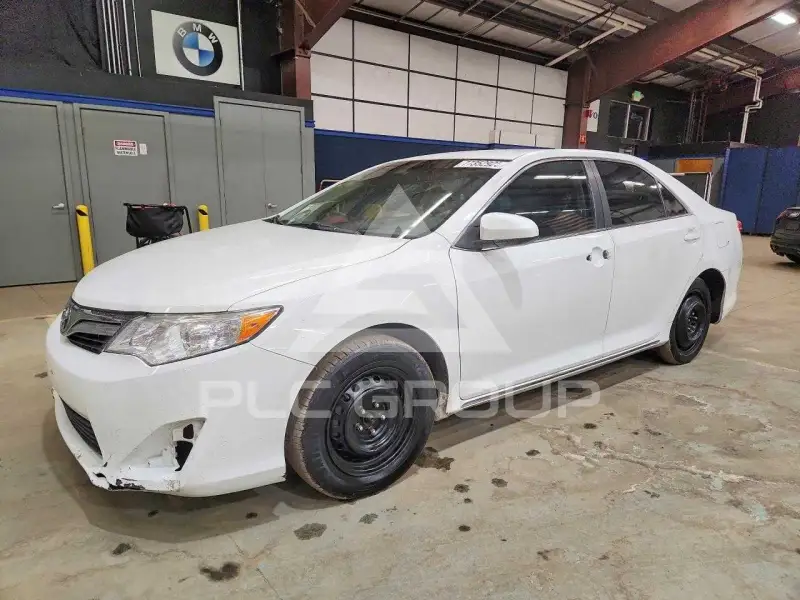 2013 Toyota CAMRY фото