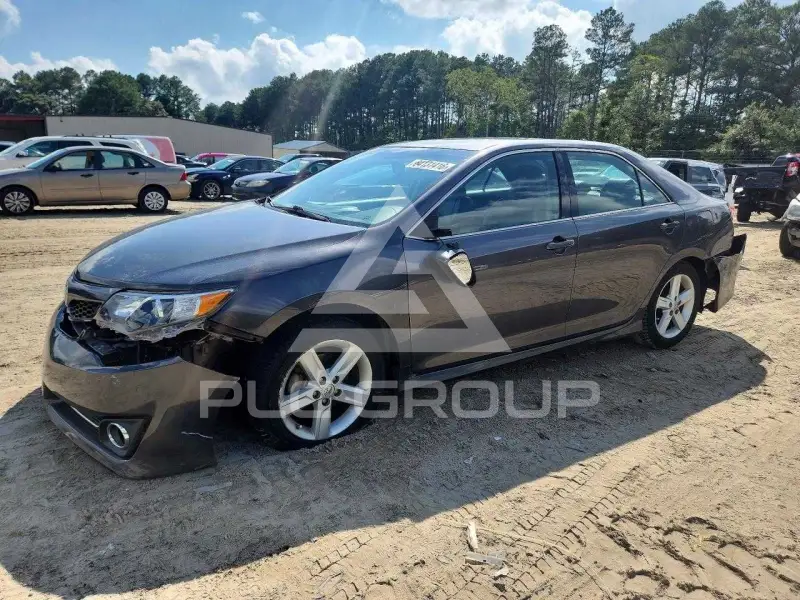 2013 Toyota CAMRY photo