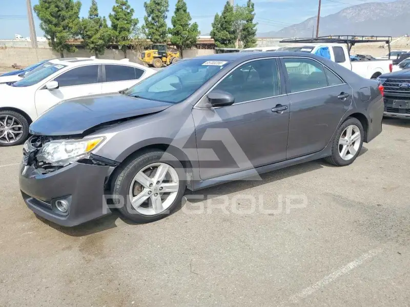2013 Toyota CAMRY фото