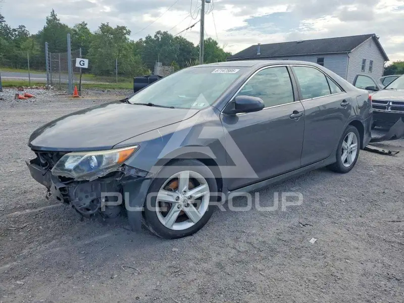2013 Toyota CAMRY фото