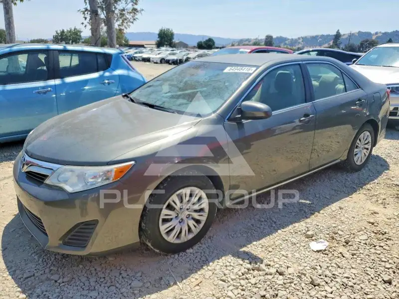 2013 Toyota CAMRY фото