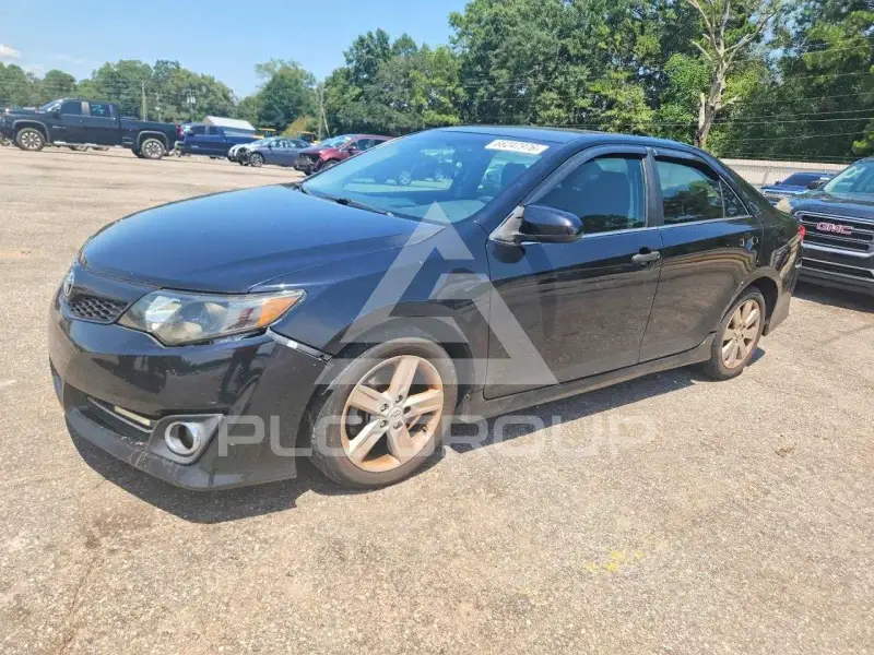 2013 Toyota CAMRY фото