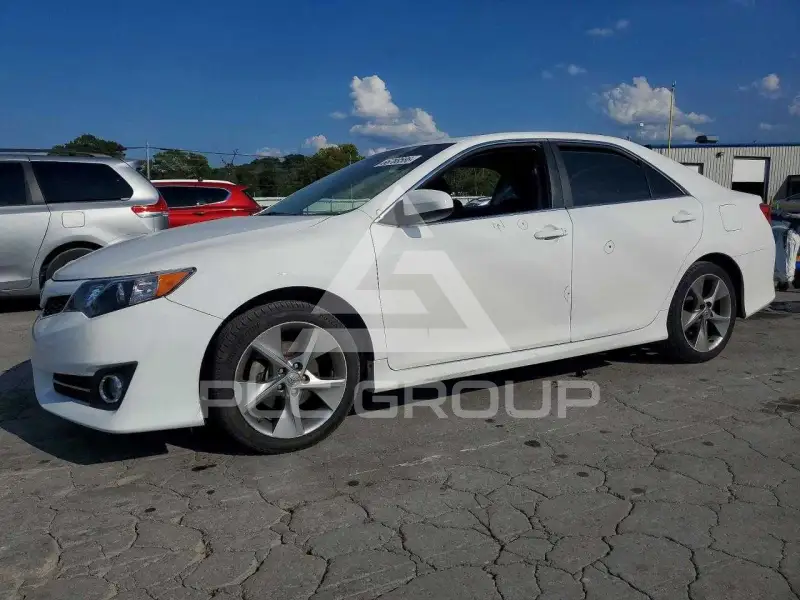 2013 Toyota CAMRY photo