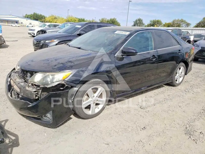2013 Toyota CAMRY фото