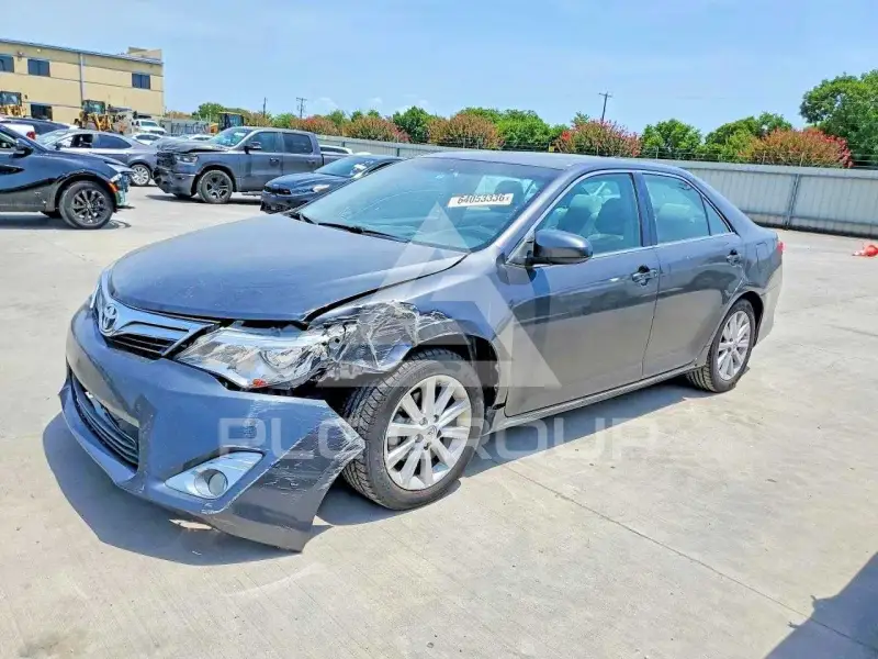 2013 Toyota CAMRY photo