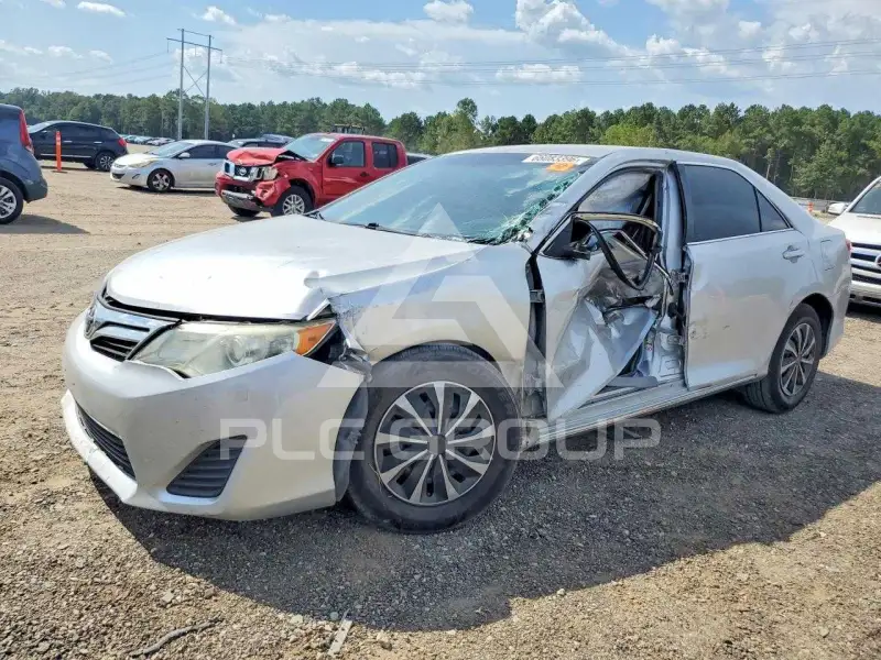 2013 Toyota CAMRY photo