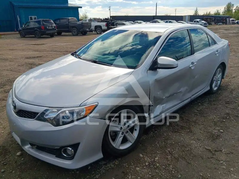 2013 Toyota CAMRY фото
