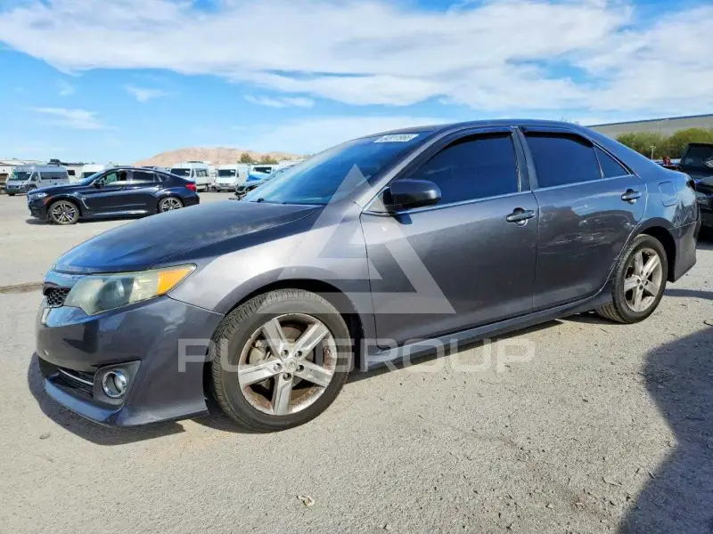 2013 Toyota CAMRY фото