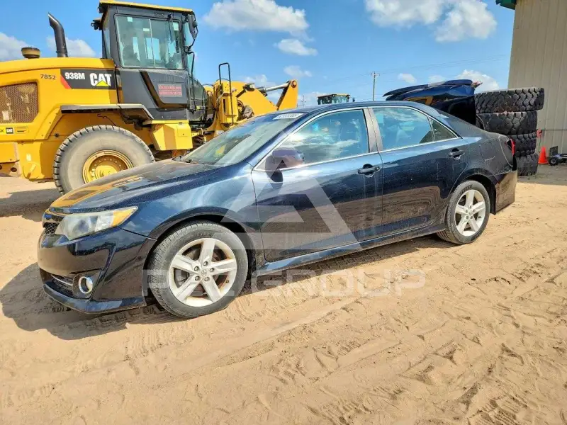 2013 Toyota CAMRY фото