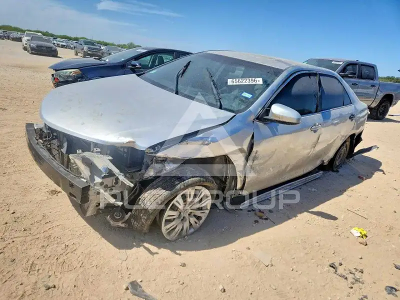 2013 Toyota CAMRY фото