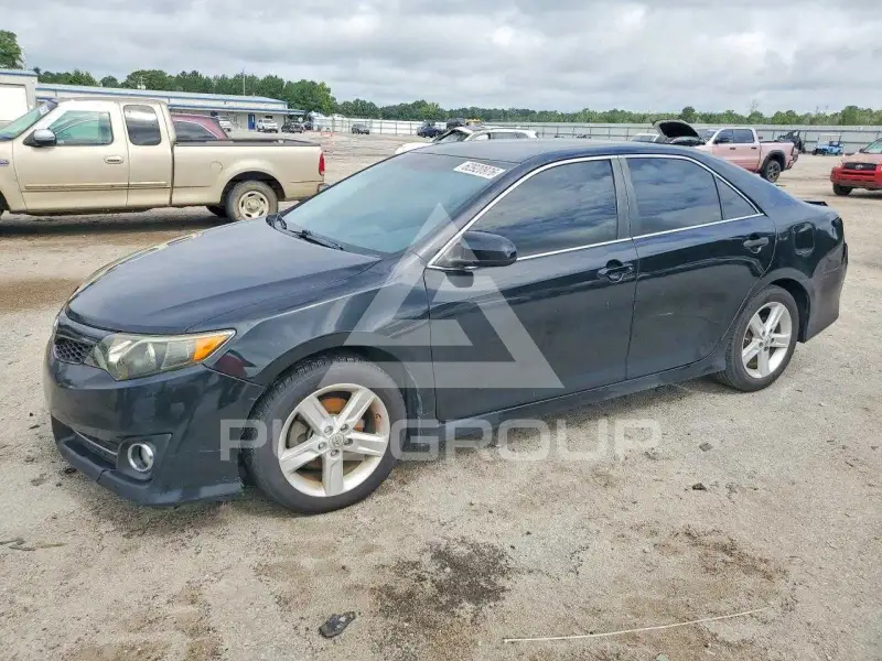 2013 Toyota CAMRY photo