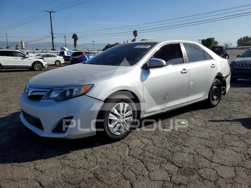 2013 Toyota CAMRY фото