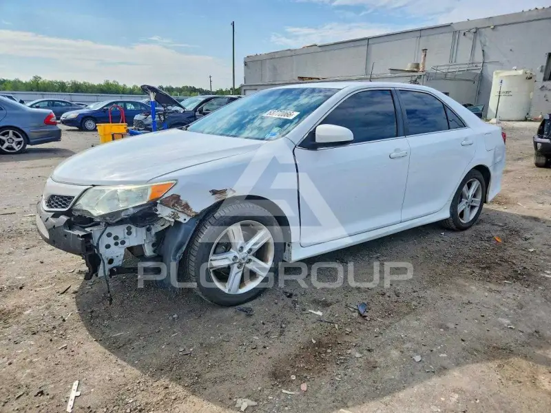 2013 Toyota CAMRY фото