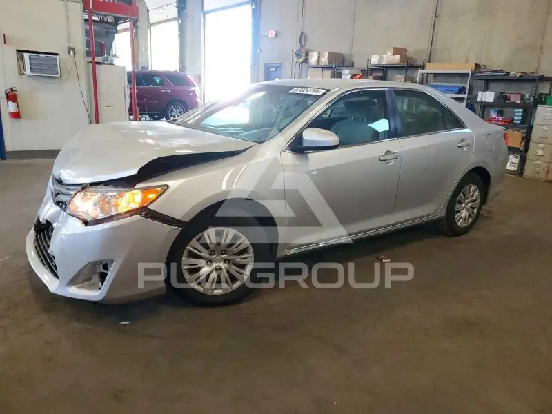 2013 Toyota CAMRY фото