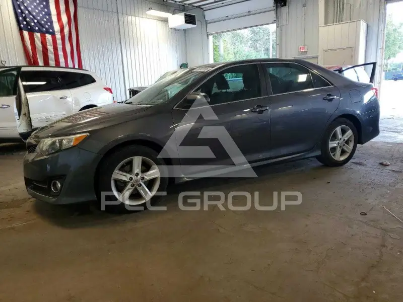 2013 Toyota CAMRY photo