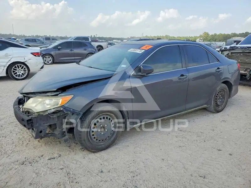 2013 Toyota CAMRY фото