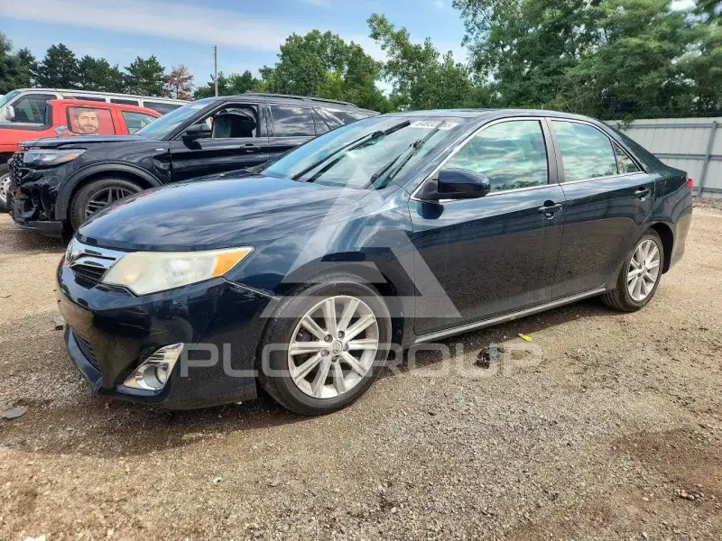 2013 Toyota CAMRY фото