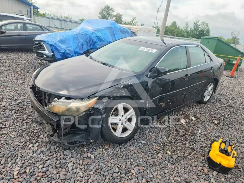 2013 Toyota CAMRY фото