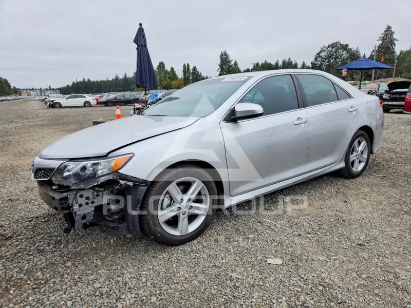 2013 Toyota CAMRY фото