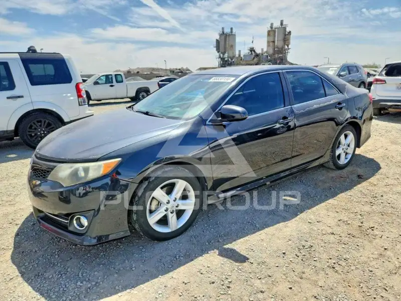 2013 Toyota CAMRY фото
