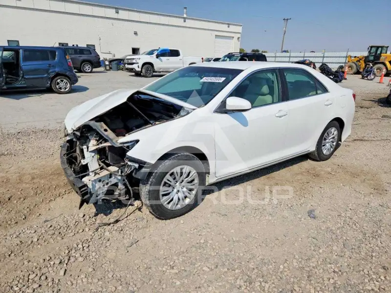 2013 Toyota CAMRY фото