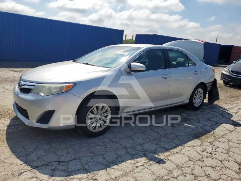 2013 Toyota CAMRY фото