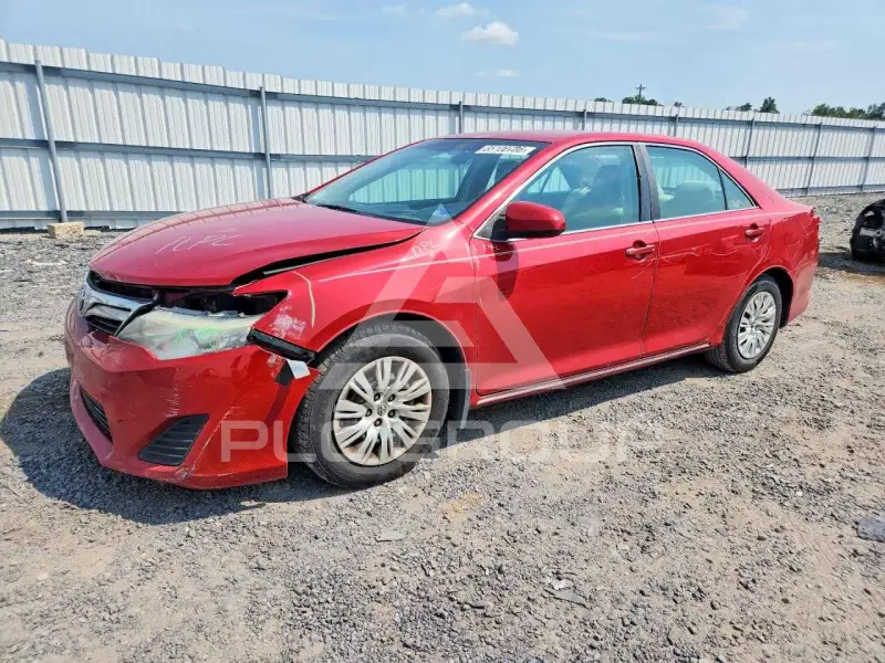 2013 Toyota CAMRY фото
