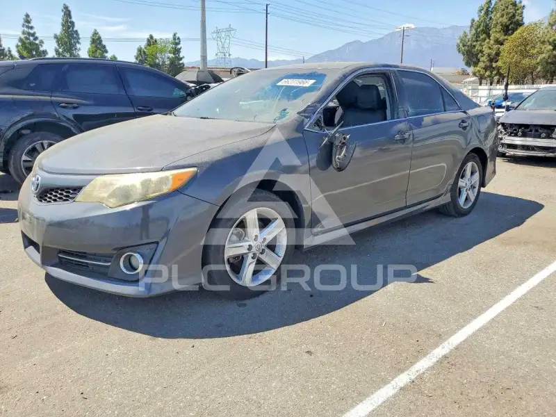 2013 Toyota CAMRY фото