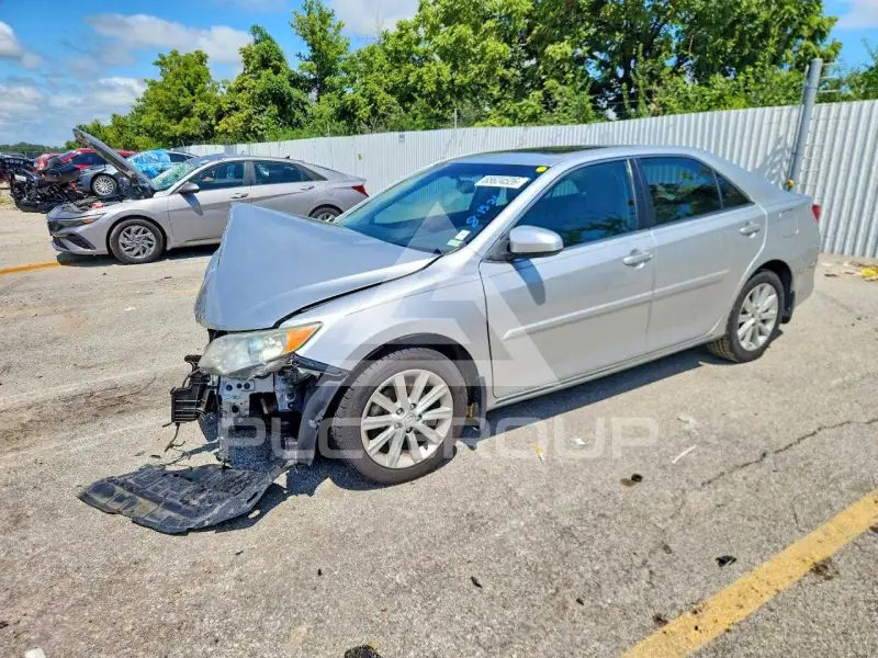 2013 Toyota CAMRY фото